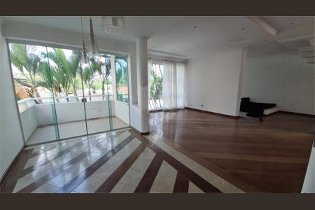 Casa à venda com 532m², 4 quartos e 8 vagas