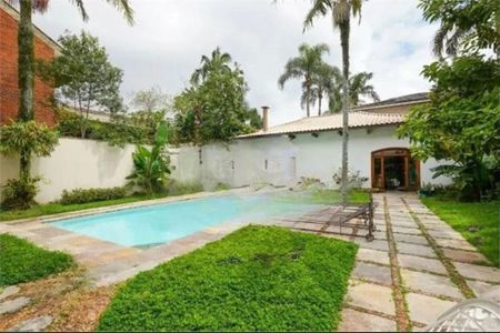 Casa à venda com 576m², 4 quartos e 8 vagas
