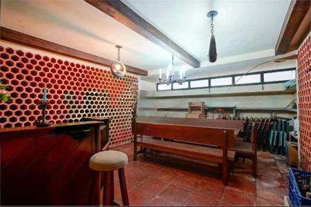 Casa à venda com 576m², 4 quartos e 8 vagas