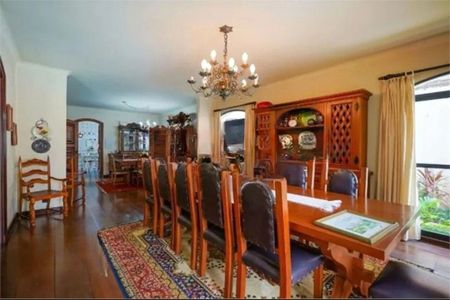 Casa à venda com 576m², 4 quartos e 8 vagas