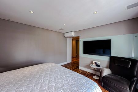 Apartamento à venda com 204m², 3 quartos e 4 vagasSuíte 2