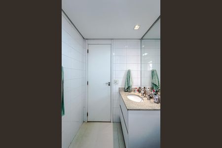 Apartamento à venda com 204m², 3 quartos e 4 vagasBanheiro da Suíte 1