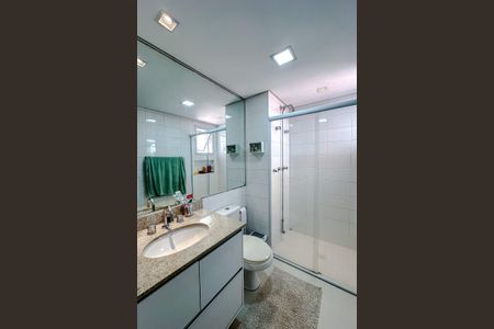 Apartamento à venda com 204m², 3 quartos e 4 vagasBanheiro da Suíte 1