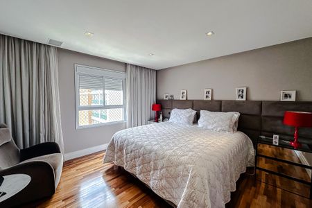 Apartamento à venda com 204m², 3 quartos e 4 vagasSuíte 2