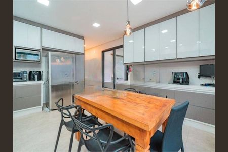 Casa à venda com 520m², 4 quartos e 6 vagas