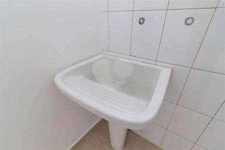 Casa à venda com 136m², 2 quartos e 2 vagas