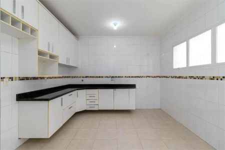 Casa à venda com 136m², 2 quartos e 2 vagas
