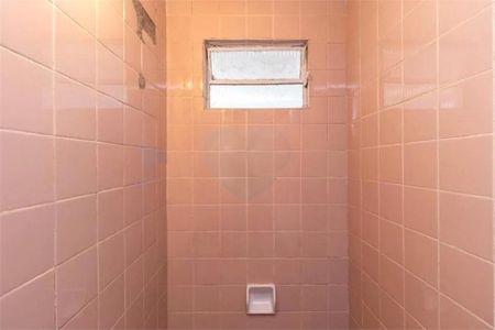Casa à venda com 136m², 2 quartos e 2 vagas