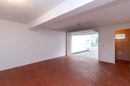 Casa à venda com 136m², 2 quartos e 2 vagas