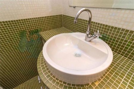 Casa à venda com 136m², 2 quartos e 2 vagas