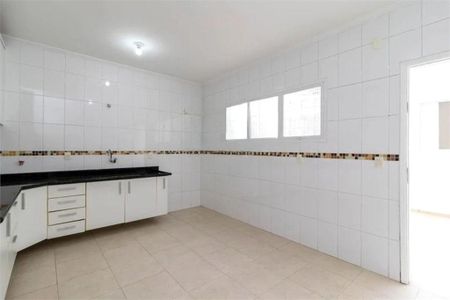 Casa à venda com 136m², 2 quartos e 2 vagas
