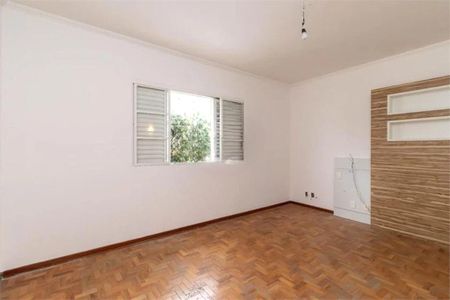 Casa à venda com 136m², 2 quartos e 2 vagas