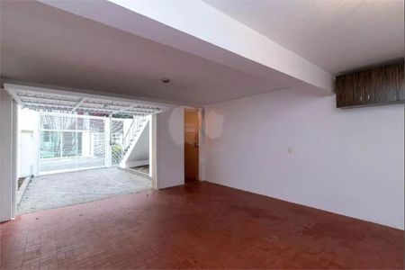 Casa à venda com 136m², 2 quartos e 2 vagas