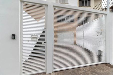 Casa à venda com 136m², 2 quartos e 2 vagas