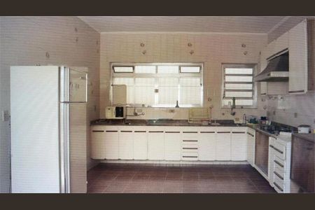 Casa à venda com 272m², 5 quartos e 3 vagas