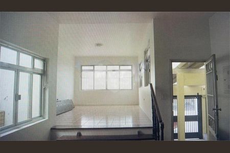 Casa à venda com 272m², 5 quartos e 3 vagas