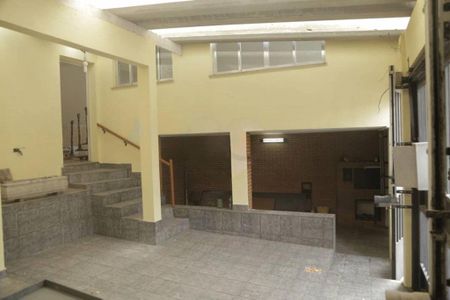 Casa à venda com 272m², 5 quartos e 3 vagas