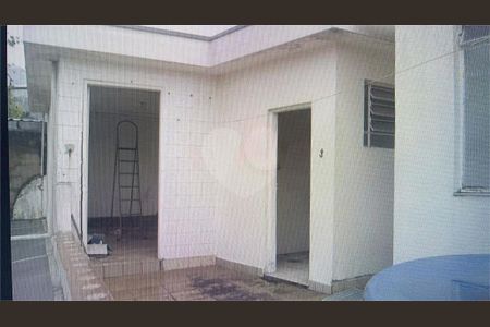 Casa à venda com 272m², 5 quartos e 3 vagas