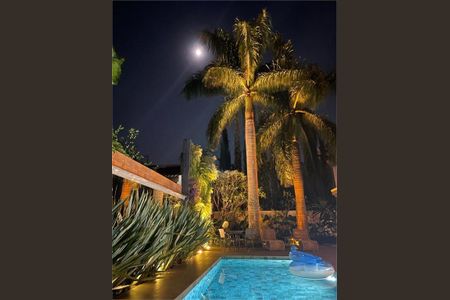 Casa à venda com 550m², 4 quartos e 4 vagas