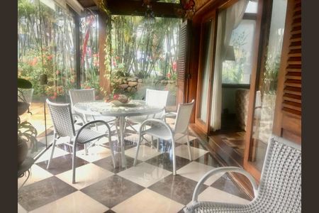 Casa à venda com 400m², 3 quartos e 4 vagas