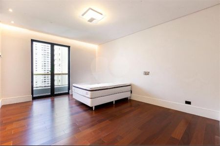 Apartamento à venda com 631m², 3 quartos e 8 vagas