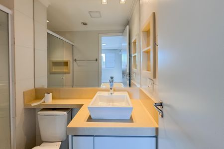 Apartamento à venda com 69m², 2 quartos e 1 vaga Apartamento à venda com 69m², 2 quartos e 1 vagaBanheiro da Suíte
