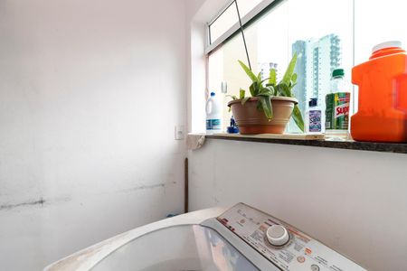 Apartamento à venda com 69m², 3 quartos e 1 vagaÁrea de Serviço