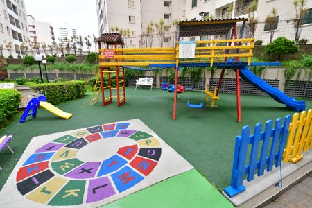 Apartamento para alugar com 75m², 3 quartos e 1 vagaÁrea comum - Playground