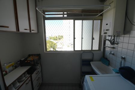 Apartamento para alugar com 75m², 3 quartos e 1 vagaÁrea de Serviço