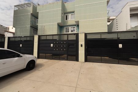 Casa de condomínio à venda com 100m², 2 quartos e 1 vagaFachada