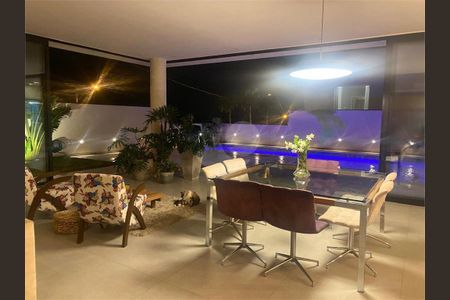 Casa à venda com 416m², 4 quartos e 6 vagas