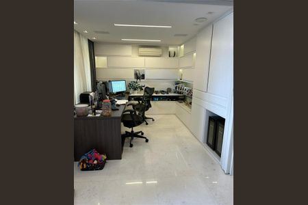 Apartamento à venda com 197m², 3 quartos e 2 vagas