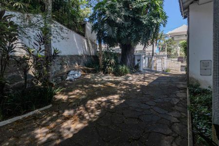 Casa à venda com 350m², 3 quartos e 3 vagas Casa à venda com 350m², 3 quartos e 3 vagasGaragem