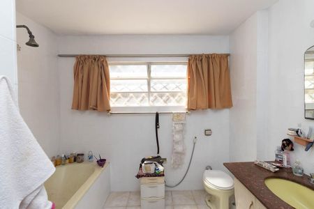 Casa à venda com 350m², 3 quartos e 3 vagas Casa à venda com 350m², 3 quartos e 3 vagasBanheiro Social