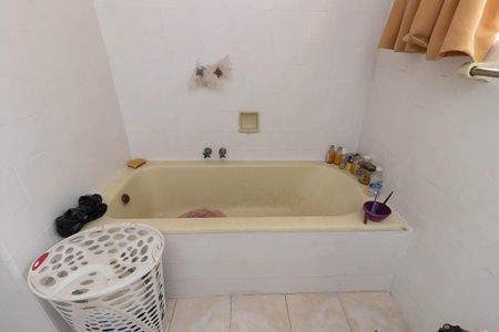 Casa à venda com 350m², 3 quartos e 3 vagas Casa à venda com 350m², 3 quartos e 3 vagasBanheiro Social