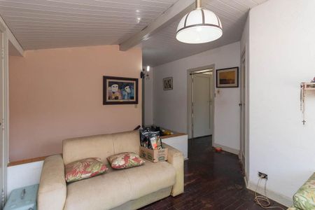 Casa à venda com 350m², 3 quartos e 3 vagas Casa à venda com 350m², 3 quartos e 3 vagasHall da Escada