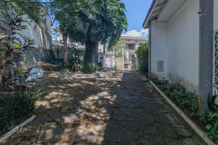 Casa à venda com 350m², 3 quartos e 3 vagas Casa à venda com 350m², 3 quartos e 3 vagasGaragem