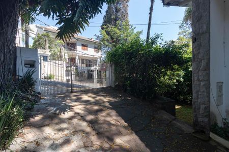 Casa à venda com 350m², 3 quartos e 3 vagas Casa à venda com 350m², 3 quartos e 3 vagasGaragem
