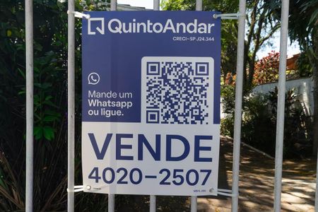 Casa à venda com 350m², 3 quartos e 3 vagas Casa à venda com 350m², 3 quartos e 3 vagasPlaca