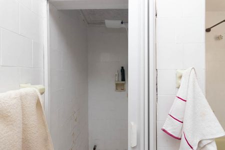 Casa à venda com 350m², 3 quartos e 3 vagas Casa à venda com 350m², 3 quartos e 3 vagasBanheiro Social