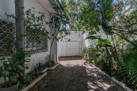 Casa à venda com 350m², 3 quartos e 3 vagas Casa à venda com 350m², 3 quartos e 3 vagasGaragem