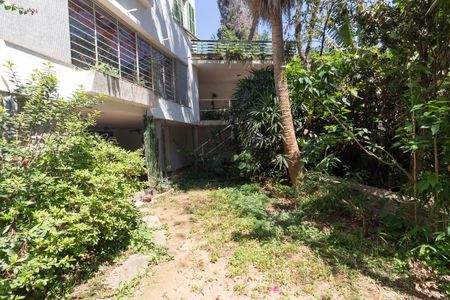 Casa à venda com 350m², 3 quartos e 3 vagas Casa à venda com 350m², 3 quartos e 3 vagasQuintal