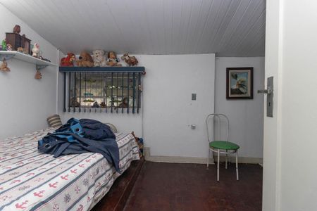 Casa à venda com 350m², 3 quartos e 3 vagas Casa à venda com 350m², 3 quartos e 3 vagasQuarto 3