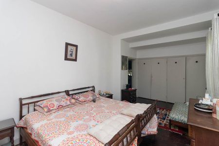 Casa à venda com 350m², 3 quartos e 3 vagas Casa à venda com 350m², 3 quartos e 3 vagasQuarto 2