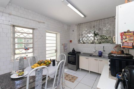 Casa à venda com 350m², 3 quartos e 3 vagas Casa à venda com 350m², 3 quartos e 3 vagasCozinha