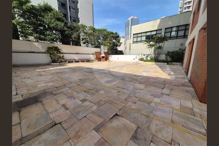 Apartamento à venda com 34m², 1 quarto e 1 vaga