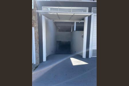 Apartamento à venda com 75m², 2 quartos e 3 vagas