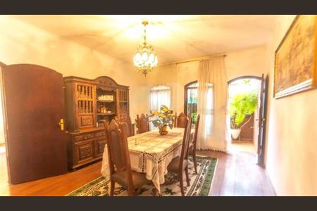 Casa à venda com 530m², 4 quartos e 8 vagas