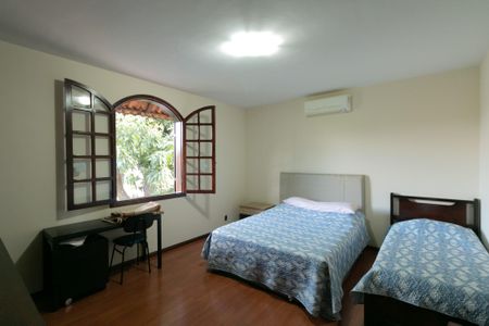 Casa à venda com 340m², 4 quartos e 3 vagas Casa à venda com 340m², 4 quartos e 3 vagasSuíte 1