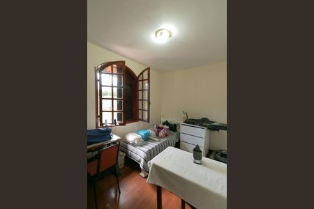 Casa à venda com 340m², 4 quartos e 3 vagas Casa à venda com 340m², 4 quartos e 3 vagasQuarto 2